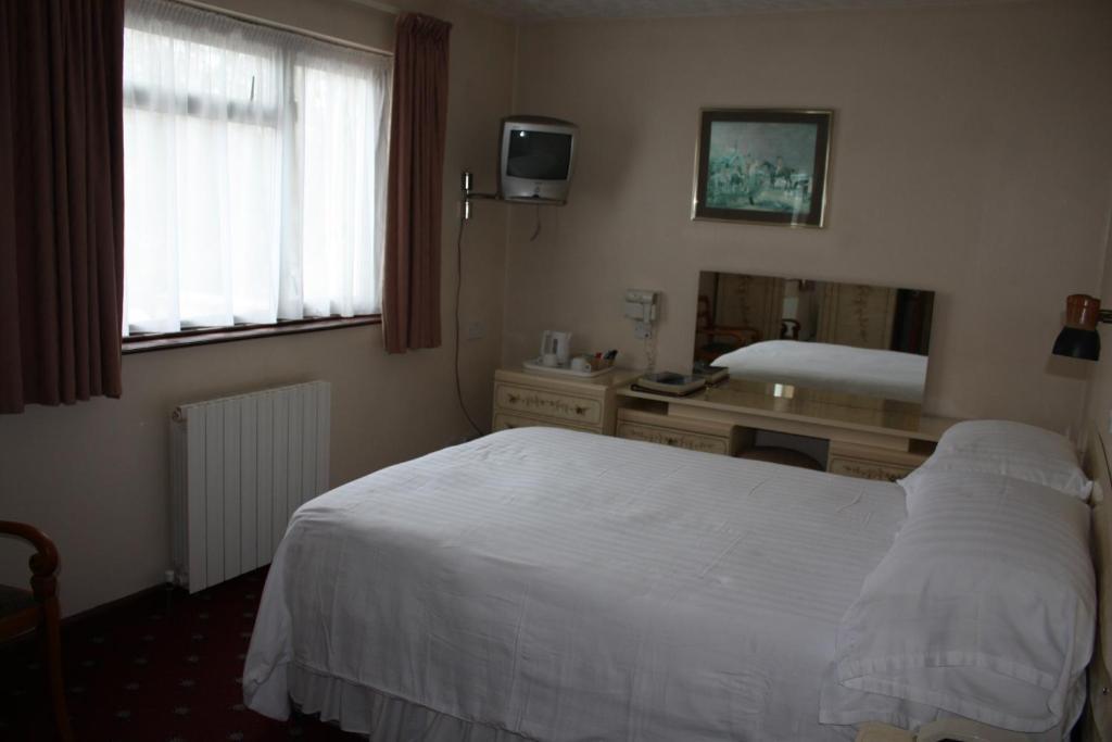Talana Hotel Saint Helier Bagian luar foto