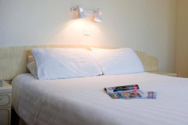 Talana Hotel Saint Helier Ruang foto